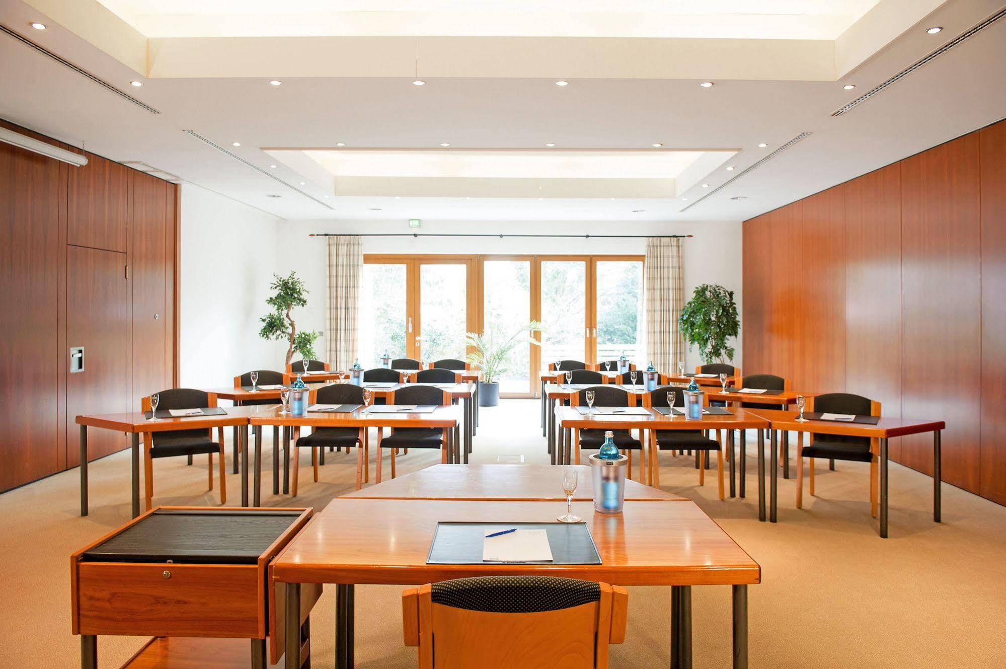 ורל Maifeld Sport- Und Tagungshotel מראה חיצוני תמונה